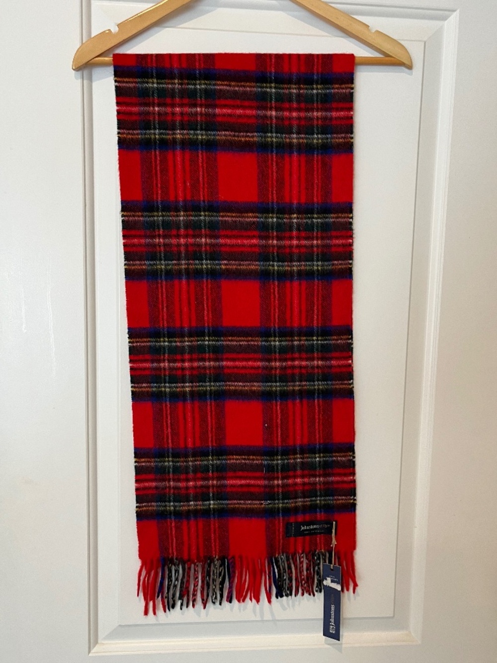 NWT Johnstons of Elgin 100% Cashmere Scarf Royal Stewart Tartan Plaid